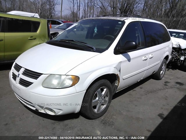 2D8GP44L05R173747 - 2005 DODGE GRAND CARAVAN SXT WHITE photo 2