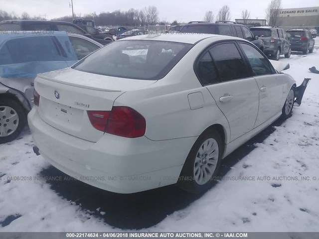 WBAPH73519E128414 - 2009 BMW 328 I WHITE photo 4