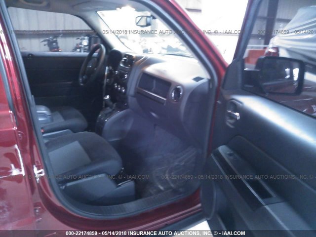 1C4NJPBB0HD157459 - 2017 JEEP PATRIOT SPORT RED photo 5