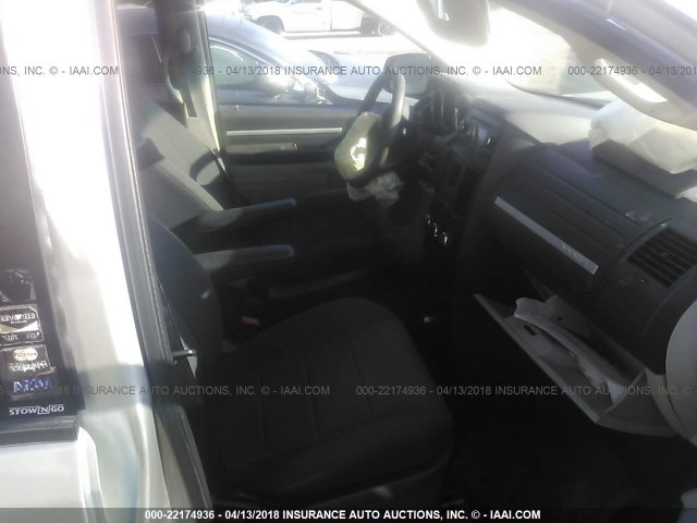 2D8HN44E89R686777 - 2009 DODGE GRAND CARAVAN SE GRAY photo 5