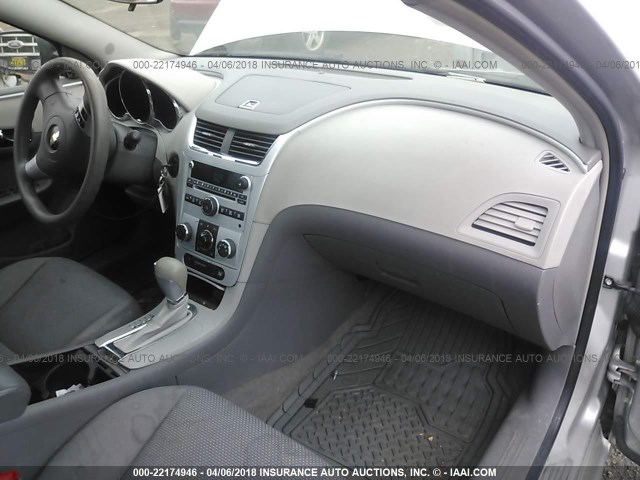 1G1ZG57B38F222671 - 2008 CHEVROLET MALIBU LS SILVER photo 5