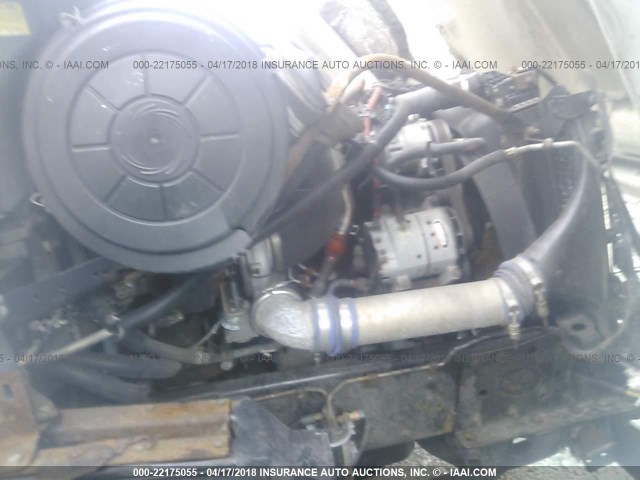 1FUJA6CK97LZ18574 - 2007 FREIGHTLINER CONVENTIONAL COLUMBIA WHITE photo 9