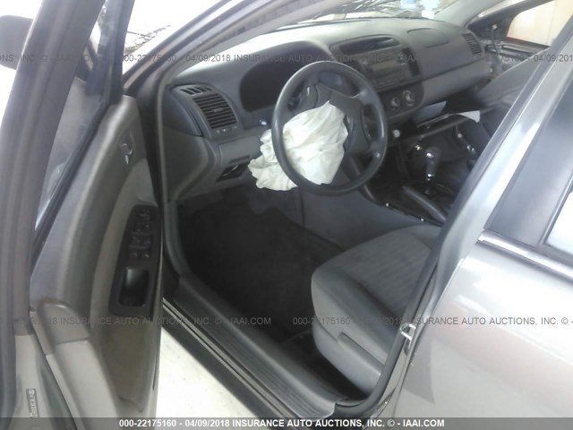 4T1BE32K35U564151 - 2005 TOYOTA CAMRY LE/XLE/SE 灰色 照片 5