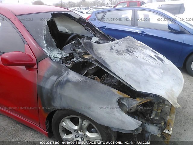 2T1KR32E13C067919 - 2003 TOYOTA COROLLA MATRIX XR RED photo 6