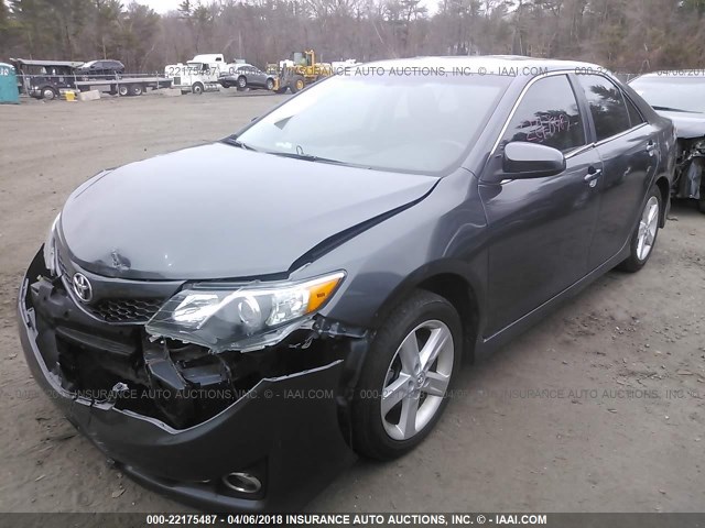 4T1BF1FK4EU408700 - 2014 TOYOTA CAMRY L/SE/LE/XLE 灰色 照片 2