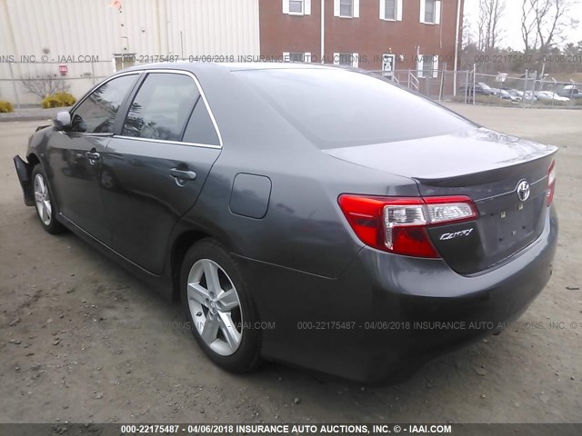 4T1BF1FK4EU408700 - 2014 TOYOTA CAMRY L/SE/LE/XLE 灰色 照片 3