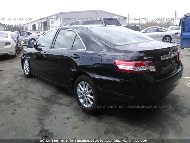 4T1BF3EK2BU119548 - 2011 TOYOTA CAMRY SE/LE/XLE BLACK photo 3