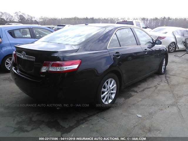 4T1BF3EK2BU119548 - 2011 TOYOTA CAMRY SE/LE/XLE BLACK photo 4