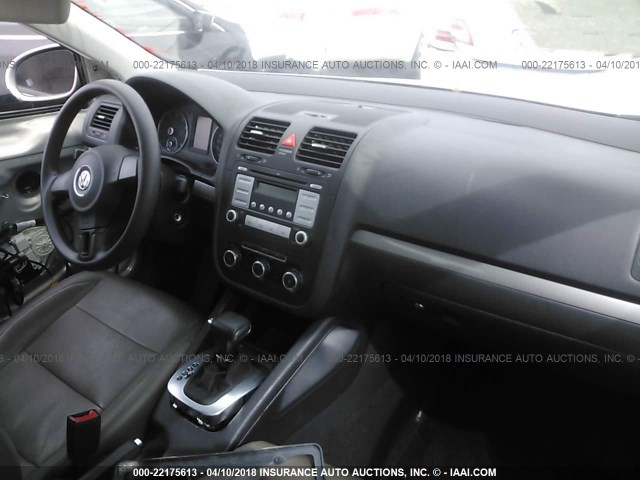 3VWJZ7AJ9AM080808 - 2010 VOLKSWAGEN JETTA S 银色 照片 5