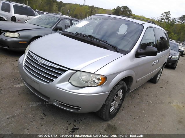 2C4GP54L45R534644 - 2005 CHRYSLER TOWN & COUNTRY TOURING SILVER photo 2