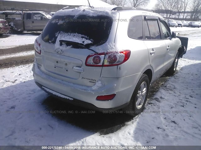 5XYZGDAB8BG019368 - 2011 HYUNDAI SANTA FE GLS SILVER photo 4