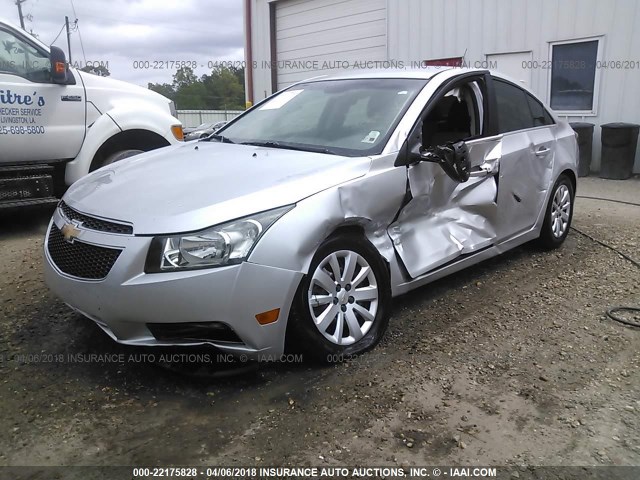 1G1PC5SH6B7115873 - 2011 CHEVROLET CRUZE LS SILVER photo 2