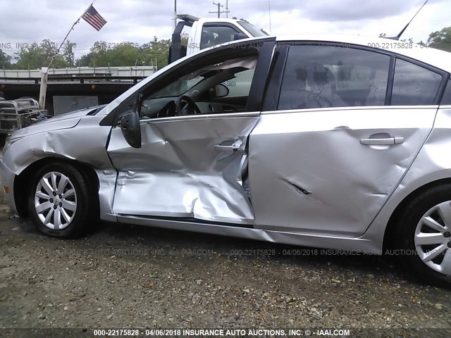 1G1PC5SH6B7115873 - 2011 CHEVROLET CRUZE LS SILVER photo 6