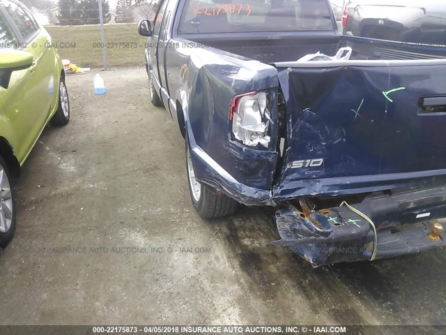 1GCCS19W628252408 - 2002 CHEVROLET S TRUCK S10 Dark Blue photo 6