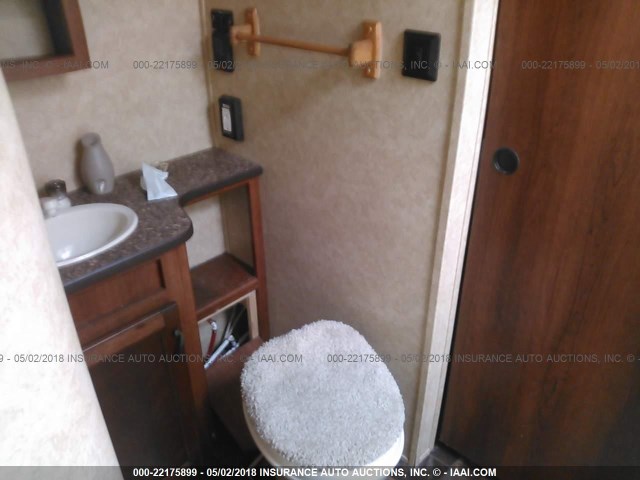 5ZT2AVSB6CB900071 - 2012 FOREST RIVER AVENGER  白色 照片 8