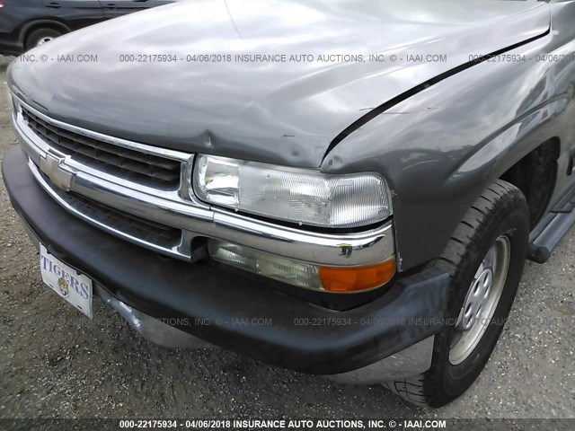 3GNEC16T71G163771 - 2001 CHEVROLET SUBURBAN C1500 GRAY photo 6