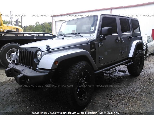 1C4BJWDG5JL852165 - 2018 JEEP WRANGLER UNLIMITE SPORT SILVER photo 2