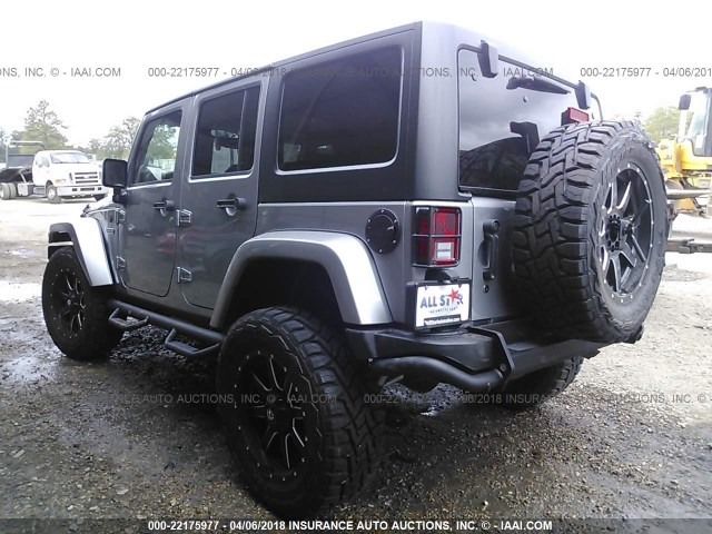 1C4BJWDG5JL852165 - 2018 JEEP WRANGLER UNLIMITE SPORT SILVER photo 3