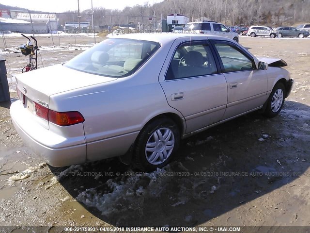 4T1BG22K1YU967697 - 2000 TOYOTA CAMRY CE/LE/XLE SILVER photo 4