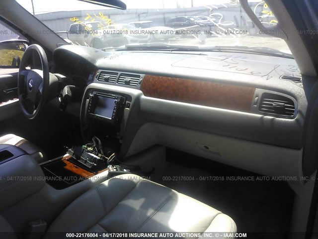 1GNFK13007J321201 - 2007 CHEVROLET TAHOE K1500 SILVER photo 5