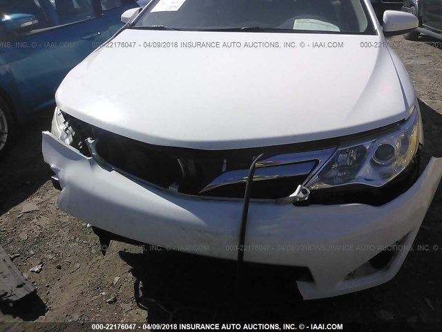 4T1BF1FKXCU115722 - 2012 TOYOTA CAMRY SE/LE/XLE WHITE photo 6