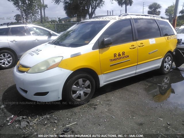 5TDZK23CX8S176842 - 2008 TOYOTA SIENNA CE/LE WHITE photo 2