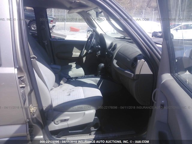 1J4GL48K95W574310 - 2005 JEEP LIBERTY SPORT 米色 照片 5