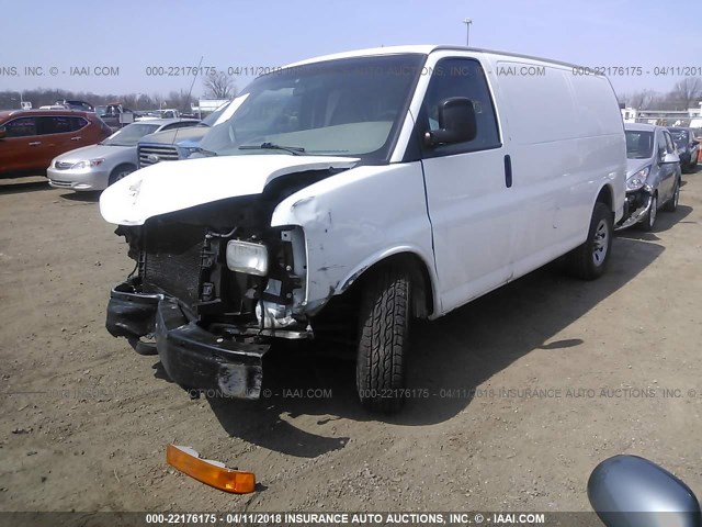 1GCUGADX6A1172779 - 2010 CHEVROLET EXPRESS G1500  WHITE photo 2