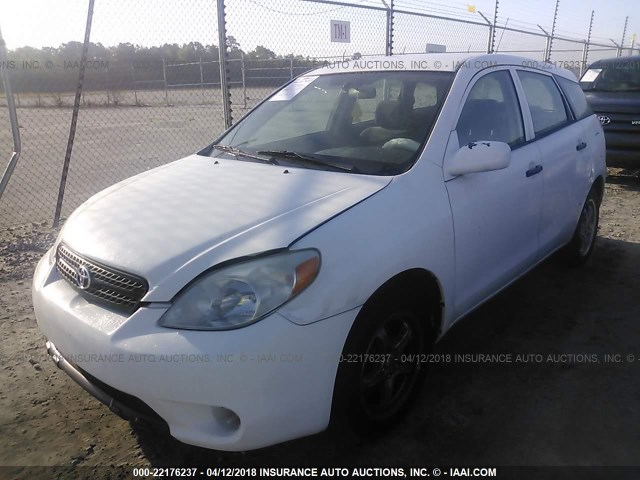 2T1KR32E88C702416 - 2008 TOYOTA COROLLA MATRIX XR WHITE photo 2