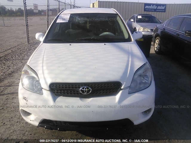 2T1KR32E88C702416 - 2008 TOYOTA COROLLA MATRIX XR WHITE photo 6