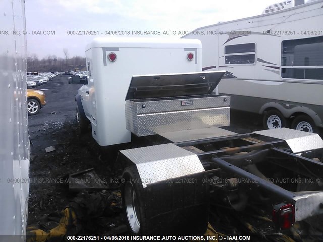 3C7WRMDL7DG514329 - 2013 RAM 5500 WHITE photo 3