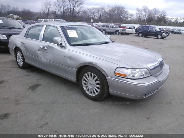 1LNHM83W44Y647283 - 2004 LINCOLN TOWN CAR ULTIMATE SILVER photo 1