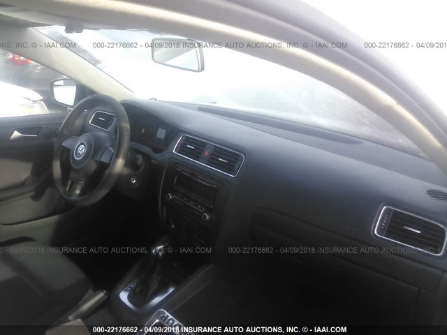 3VW2K7AJ3DM391082 - 2013 VOLKSWAGEN JETTA S 白色 照片 5