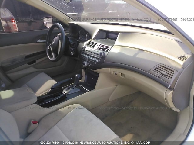 1HGCP26498A157953 - 2008 HONDA ACCORD LXP WHITE photo 5