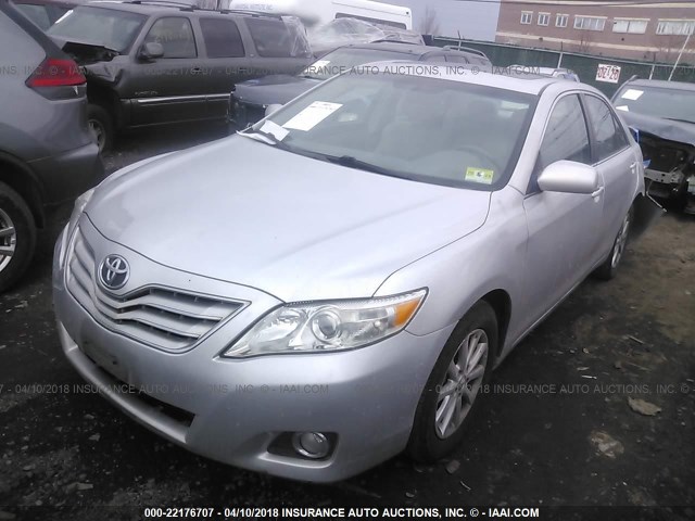 4T1BK3EK7BU630717 - 2011 TOYOTA CAMRY SE/LE/XLE Күміс фото 6