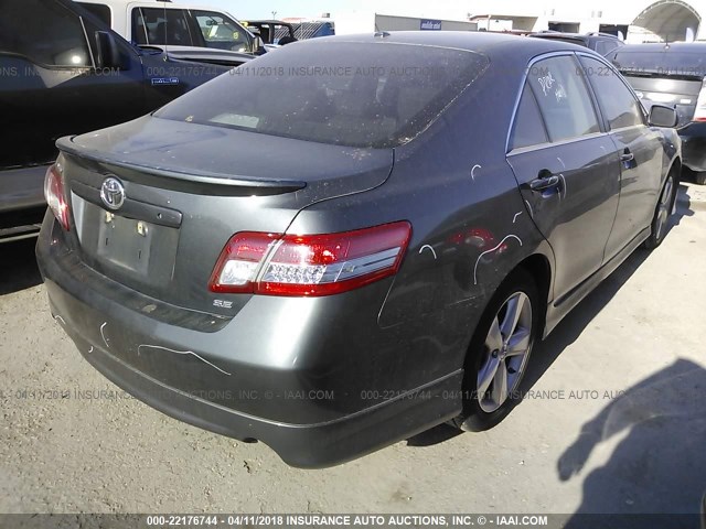 4T1BF3EK1AU575071 - 2010 TOYOTA CAMRY SE/LE/XLE 灰色 照片 4