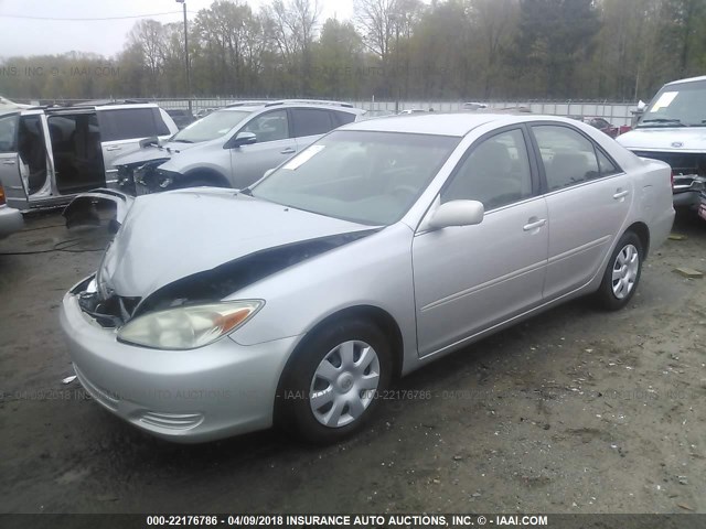 4T1BF32K34U076118 - 2004 TOYOTA CAMRY LE/XLE/SE 银色 照片 2