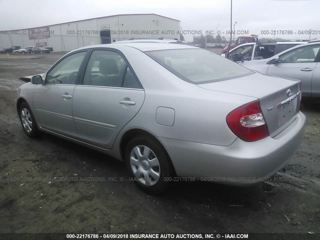 4T1BF32K34U076118 - 2004 TOYOTA CAMRY LE/XLE/SE 银色 照片 3