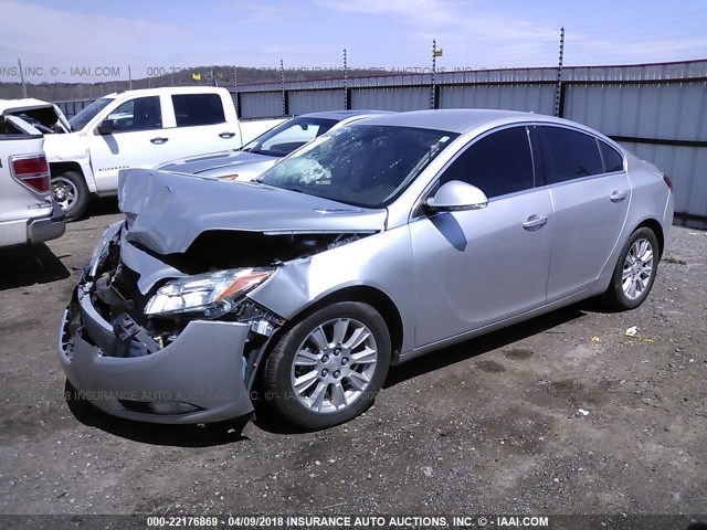 2G4GR5ER6D9168077 - 2013 BUICK REGAL SILVER photo 2