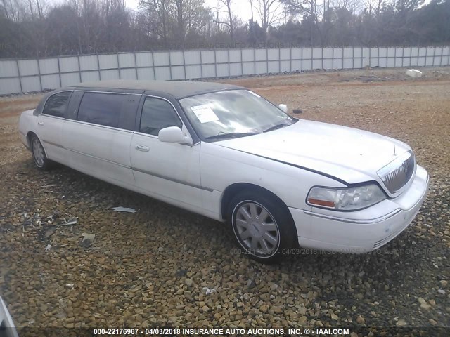 1L1FM81W44Y660109 - 2004 LINCOLN TOWN CAR EXECUTIVE/SIGNATURE WHITE photo 1