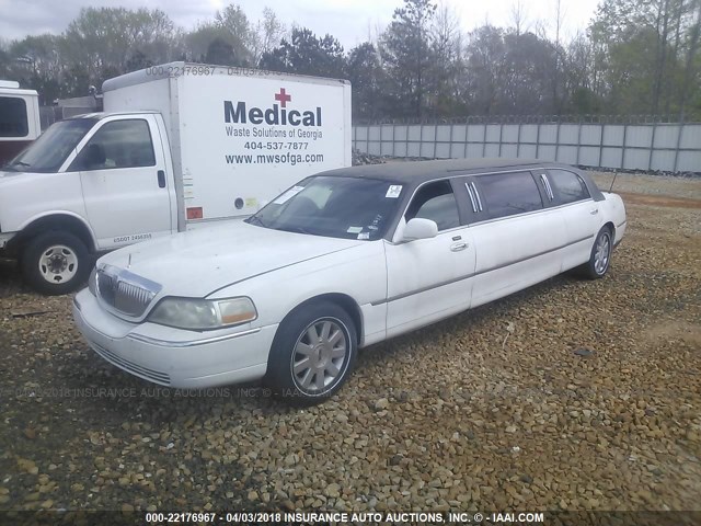 1L1FM81W44Y660109 - 2004 LINCOLN TOWN CAR EXECUTIVE/SIGNATURE Beyaz fotoğraf 2