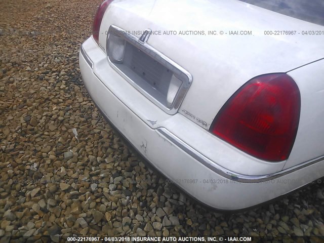 1L1FM81W44Y660109 - 2004 LINCOLN TOWN CAR EXECUTIVE/SIGNATURE Beyaz fotoğraf 6