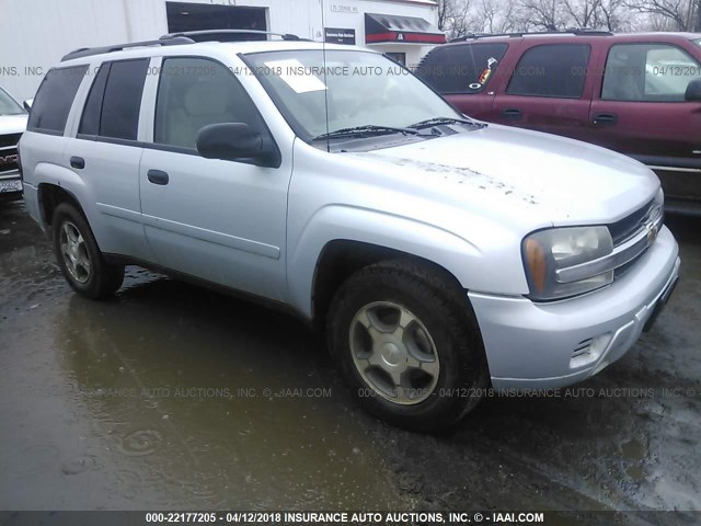 1GNDT13S472259785 - 2007 CHEVROLET TRAILBLAZER LS/LT SILVER photo 1