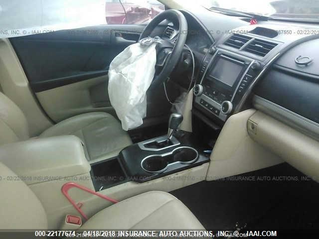 4T1BF1FK3DU689628 - 2013 TOYOTA CAMRY L/SE/LE/XLE 红色 照片 5