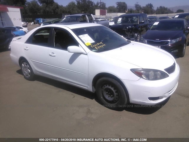 JTDBE32K020056405 - 2002 TOYOTA CAMRY LE/XLE/SE WHITE photo 1