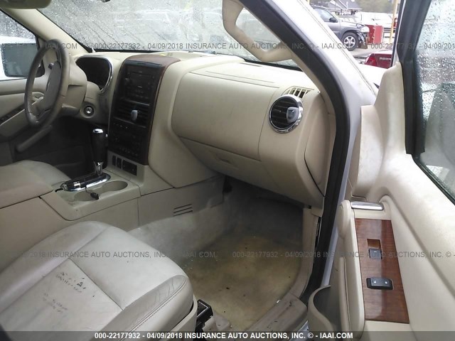 1FMEU64846UA13523 - 2006 FORD EXPLORER EDDIE BAUER WHITE photo 5