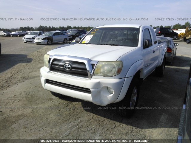 5TETU62N45Z056253 - 2005 TOYOTA TACOMA PRERUNNER ACCESS CAB WHITE photo 2