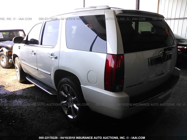 1GYFK63847R326621 - 2007 CADILLAC ESCALADE LUXURY WHITE photo 3