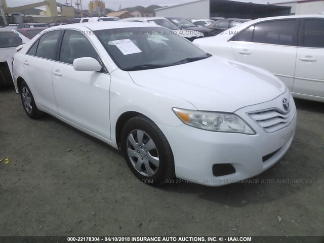 4T1BF3EK4BU725420 - 2011 TOYOTA CAMRY SE/LE/XLE WHITE photo 1