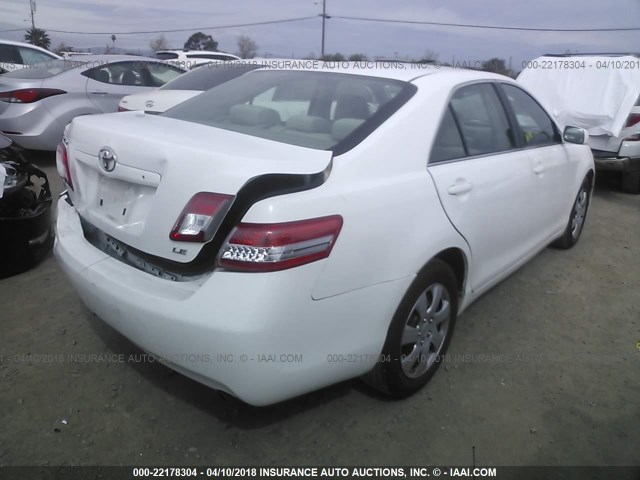 4T1BF3EK4BU725420 - 2011 TOYOTA CAMRY SE/LE/XLE WHITE photo 4